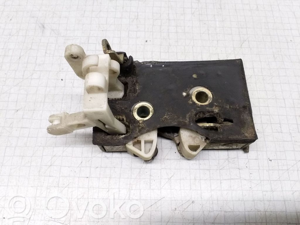 Audi 100 200 5000 C3 Zamek drzwi tylnych 
