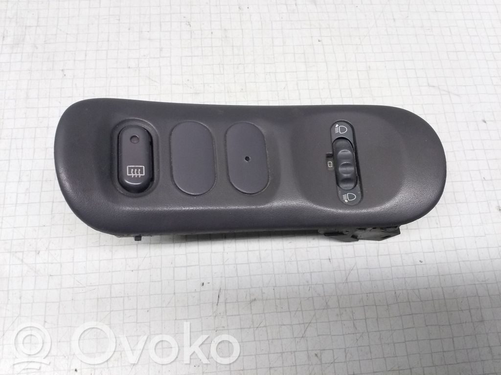 Renault Espace III Headlight level height control switch 
