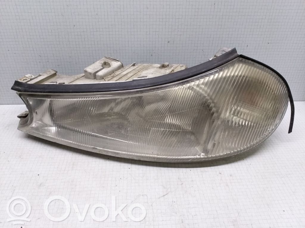 Ford Mondeo MK II Scheinwerfer 