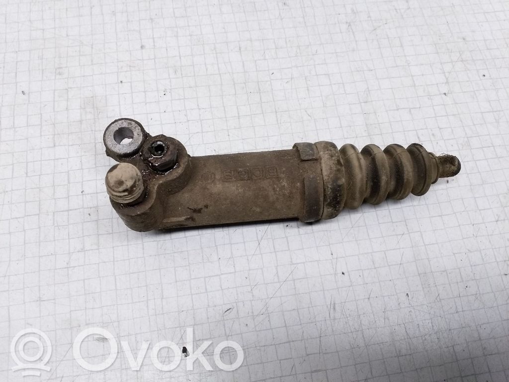 Audi 80 90 B3 Kytkimen apusylinteri 