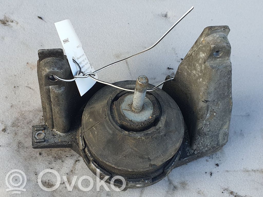 Audi A6 S6 C4 4A Engine mount bracket 
