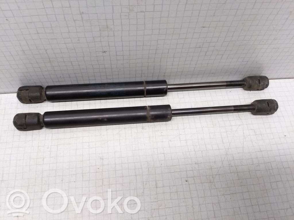 Volkswagen Bora Amortyzator klapy tylnej bagażnika 