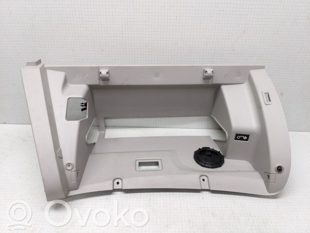 KIA Ceed Daiktadėžės (bordačioko) remas 