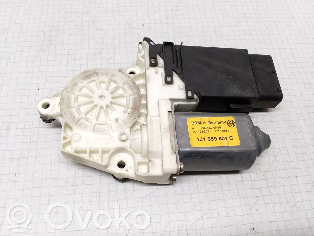 Volkswagen Bora Silnik regulatora szyby drzwi przednich 