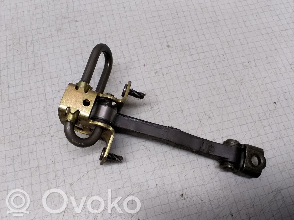 Volvo S60 Etuoven pidätin 