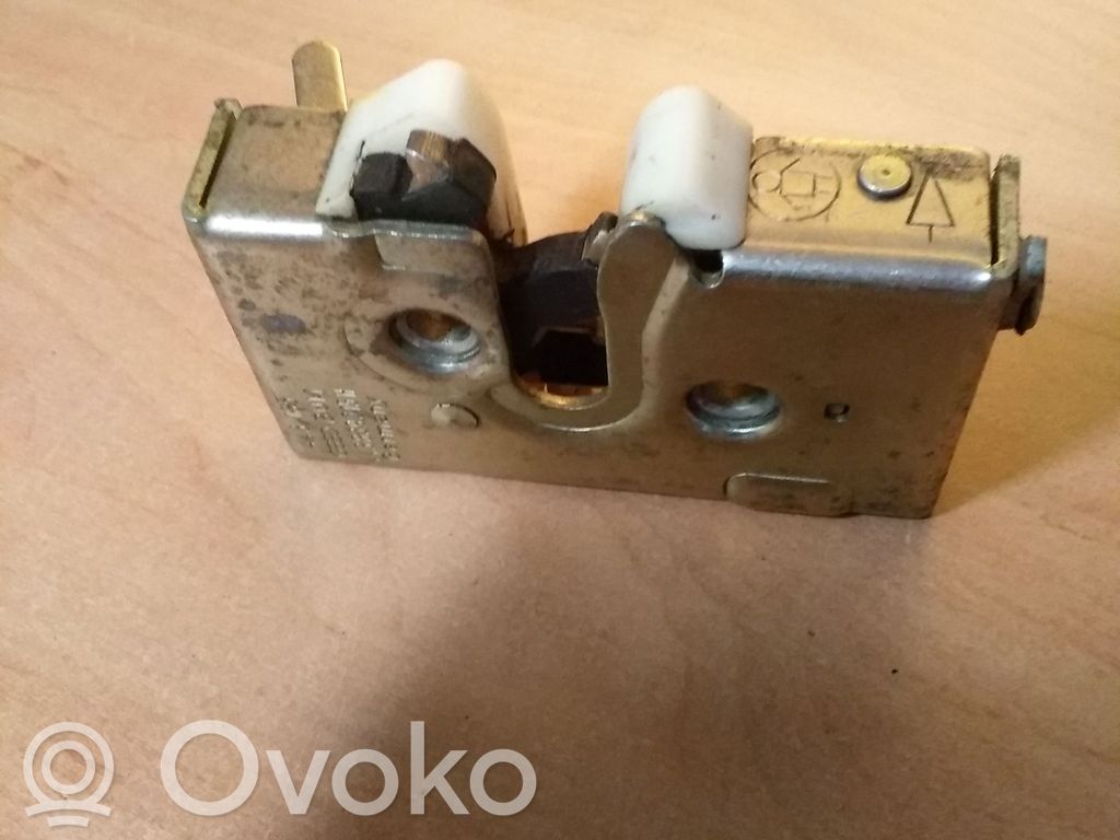 Audi 100 200 5000 C3 Zamek drzwi tylnych 