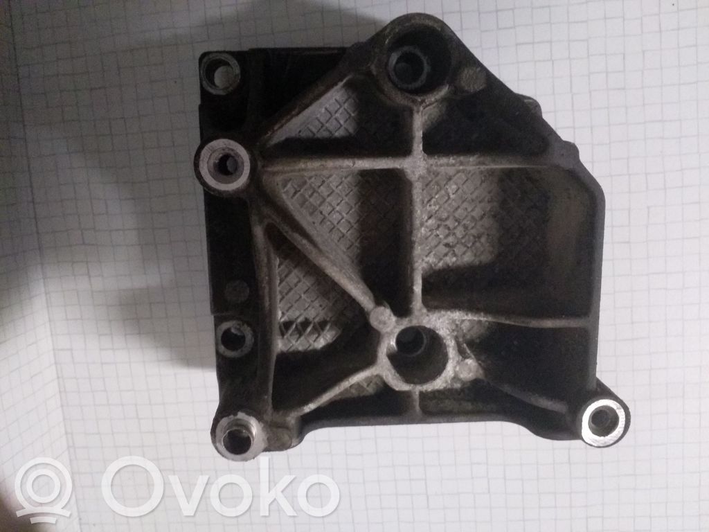 Peugeot 307 A/C compressor mount bracket 
