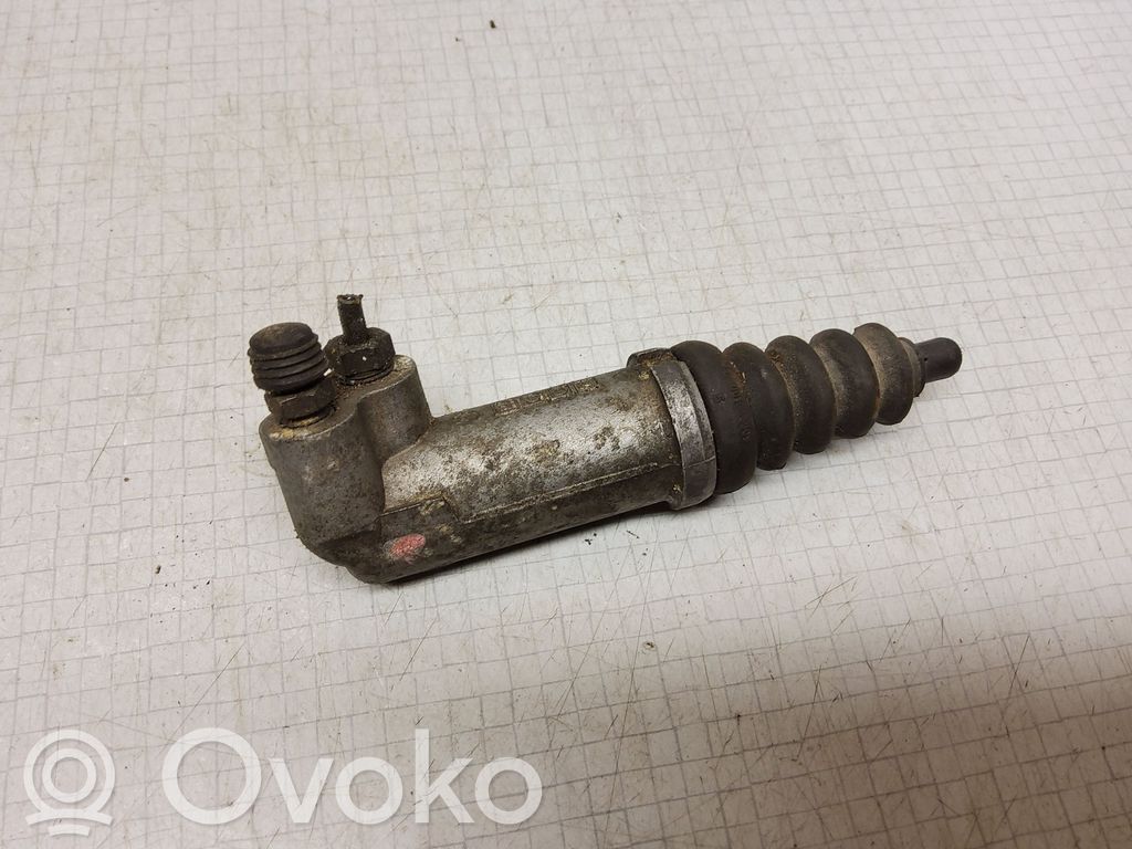 Audi 80 90 B3 Kytkimen apusylinteri 