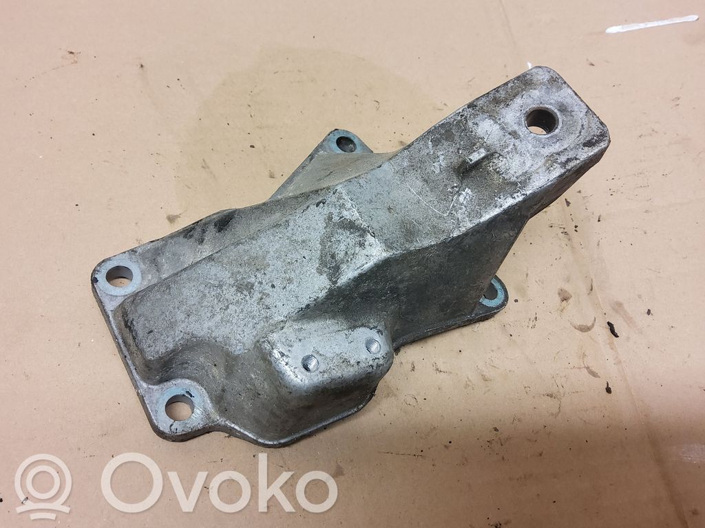 Audi A6 S6 C4 4A Gearbox mounting bracket 