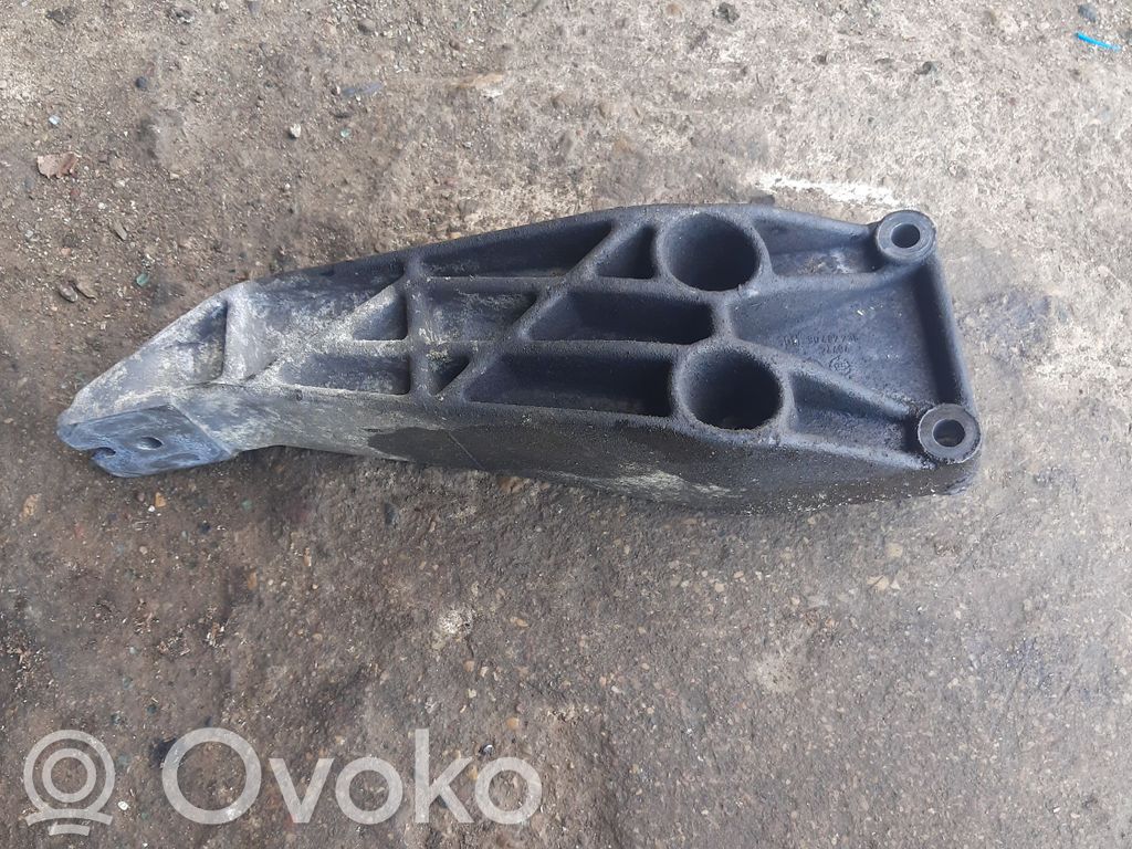 Opel Vectra B Engine mounting bracket 