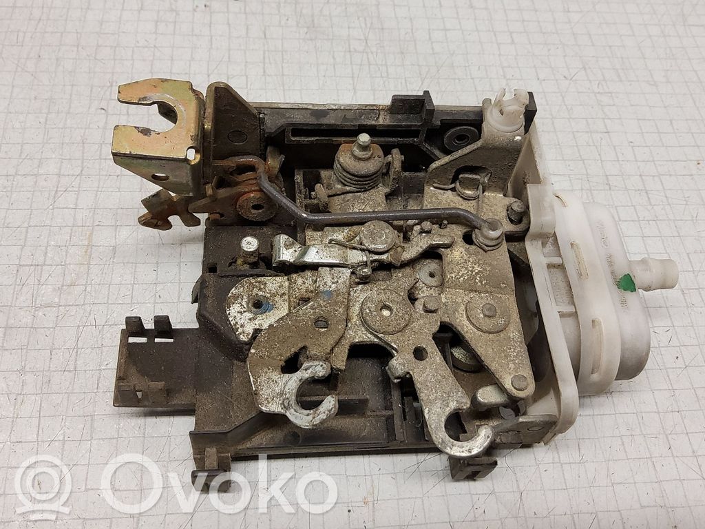 Audi A6 S6 C4 4A Zamek drzwi przednich 
