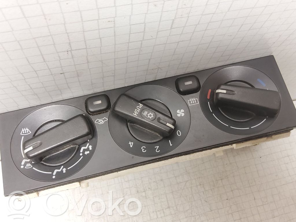 Mitsubishi Space Wagon Climate control unit 