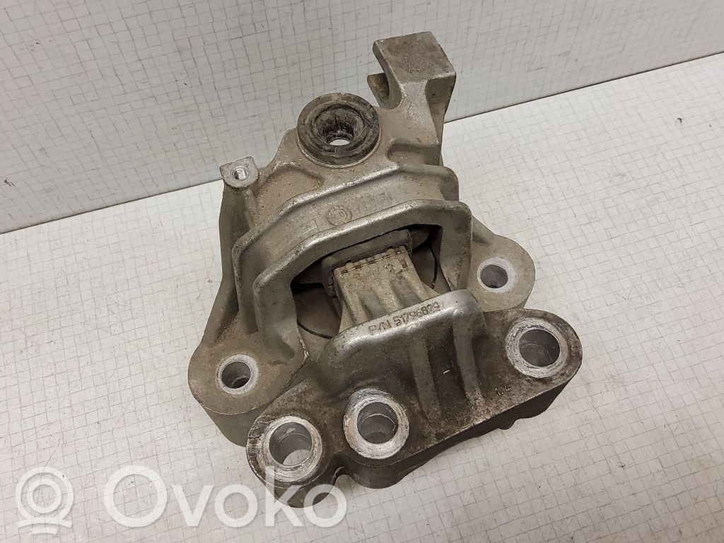 Fiat Bravo Engine mount bracket 