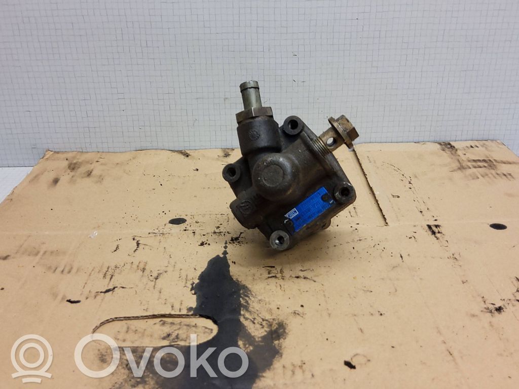 Audi 100 S4 C4 Power steering pump 
