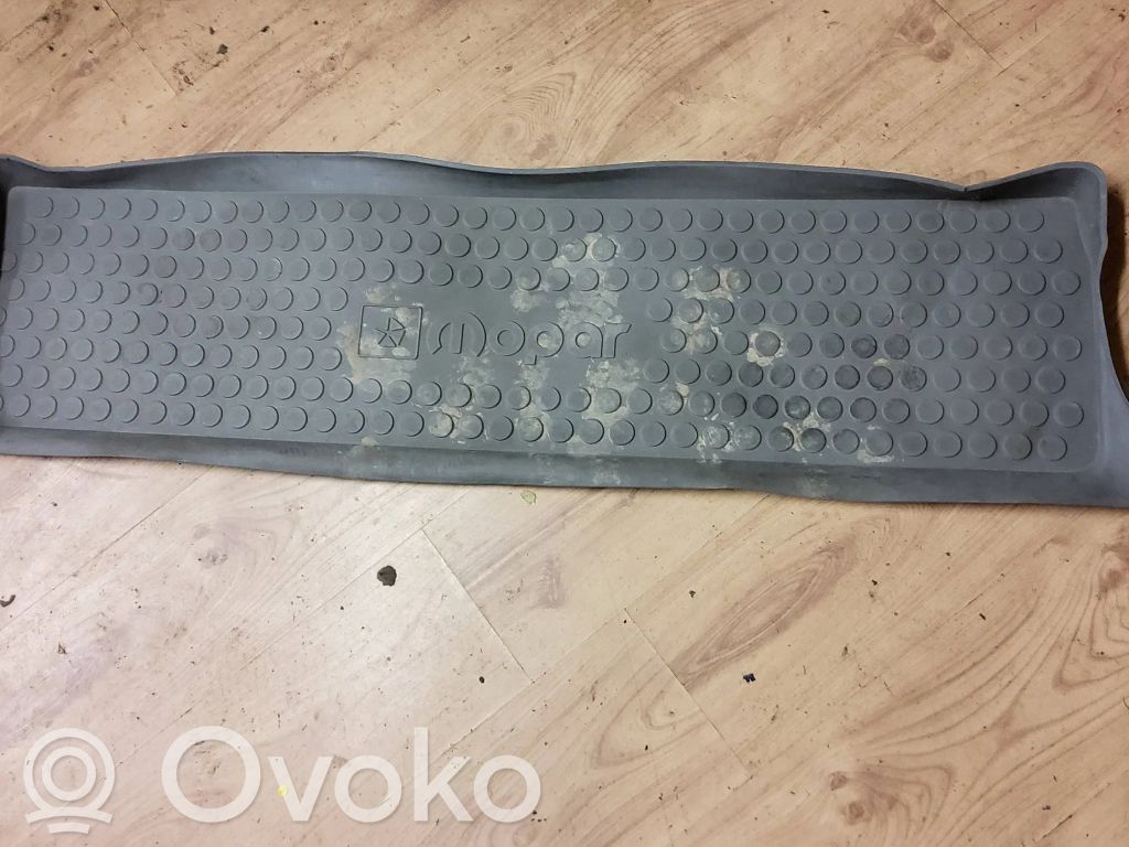 Trunk/boot mat liner