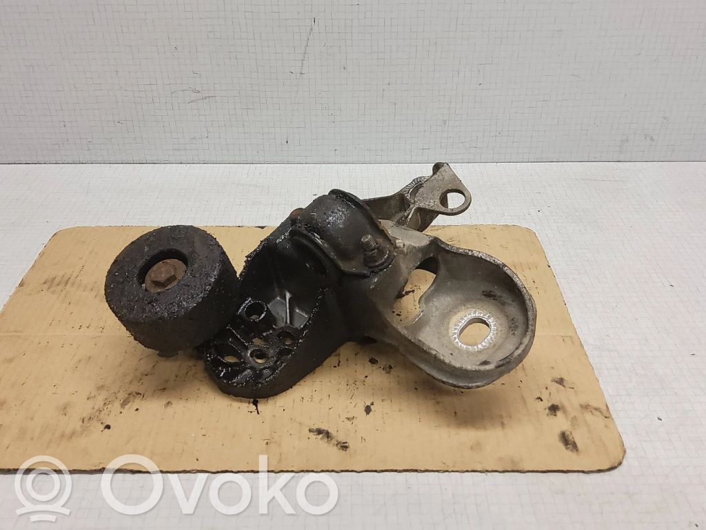 Audi A4 S4 B6 8E 8H Sway bar bush bracket, front 