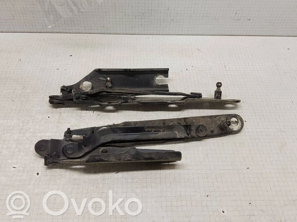 Saab 9-5 Tailgate/trunk/boot hinge 