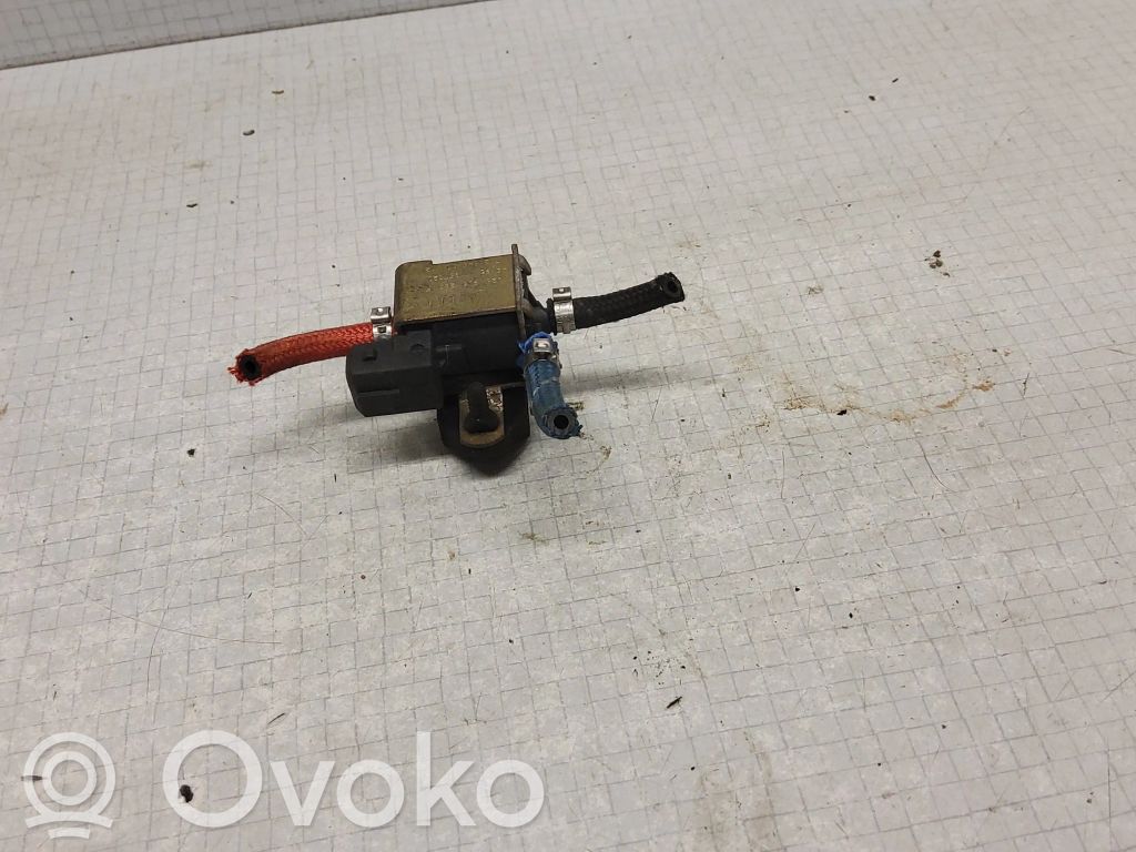 Volkswagen Golf III Zawór podciśnienia / Elektrozawór turbiny 