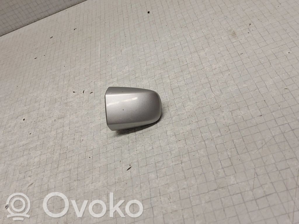 Toyota Verso Priekšpusē durvju roktura vāciņš 