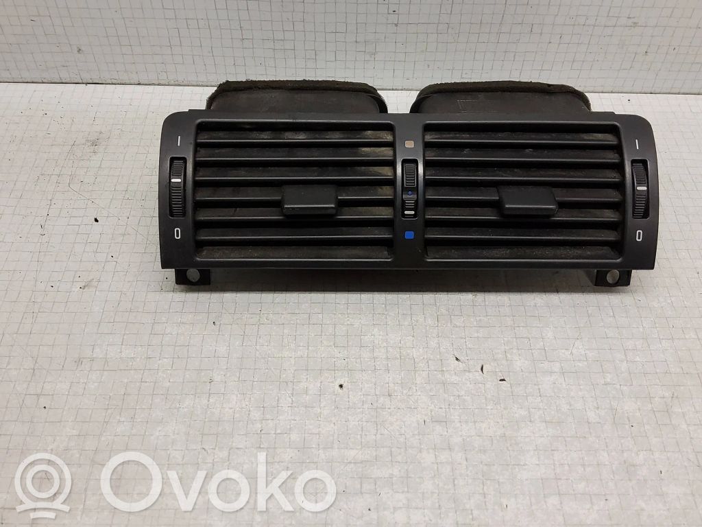 BMW 3 E46 Centrinės oro grotelės 