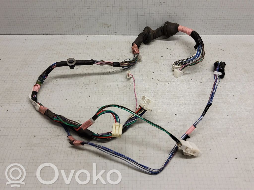 Toyota Yaris Verso Wiązka przewodów drzwi przednich 
