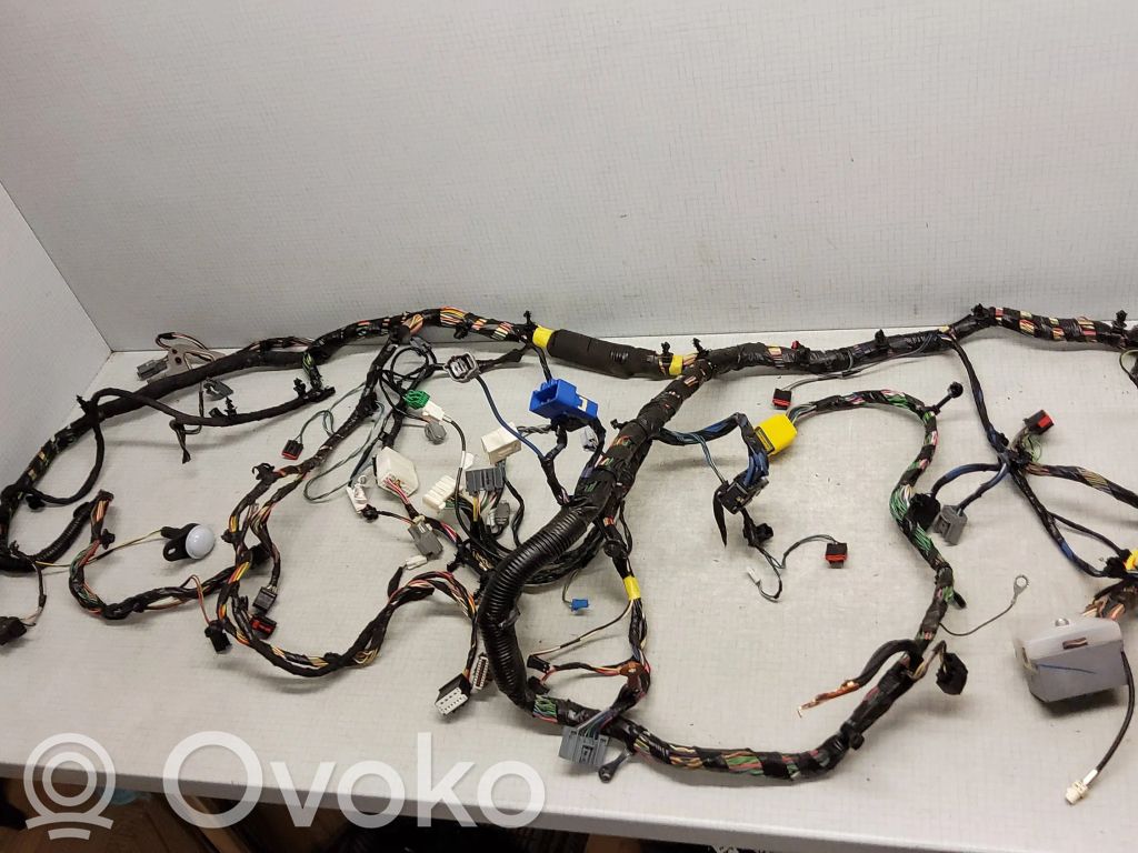 Jeep Grand Cherokee Wiązka przewodów klapy tylnej / bagażnika 
