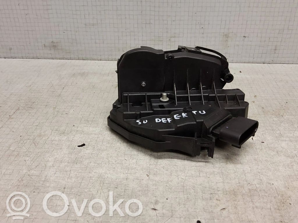 Ford Focus ST Priekšpusē slēdzene 