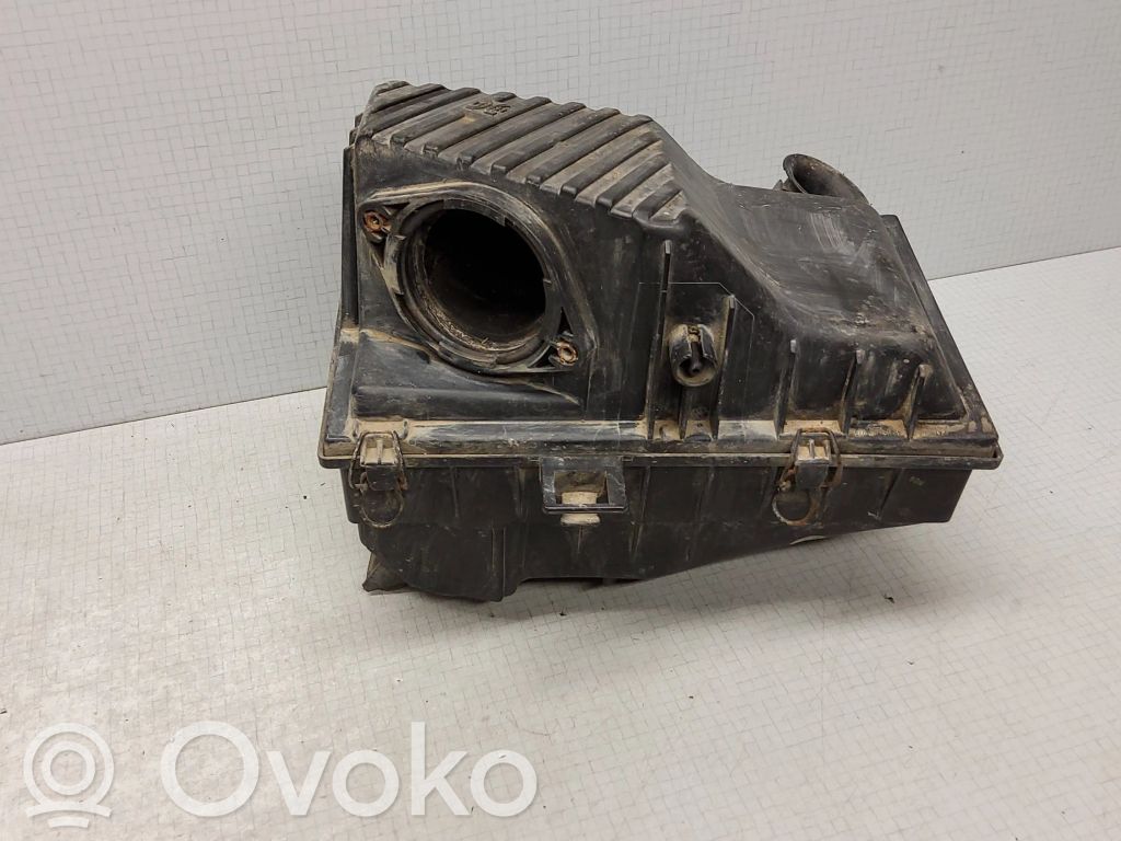 Volkswagen PASSAT B4 Obudowa filtra powietrza 