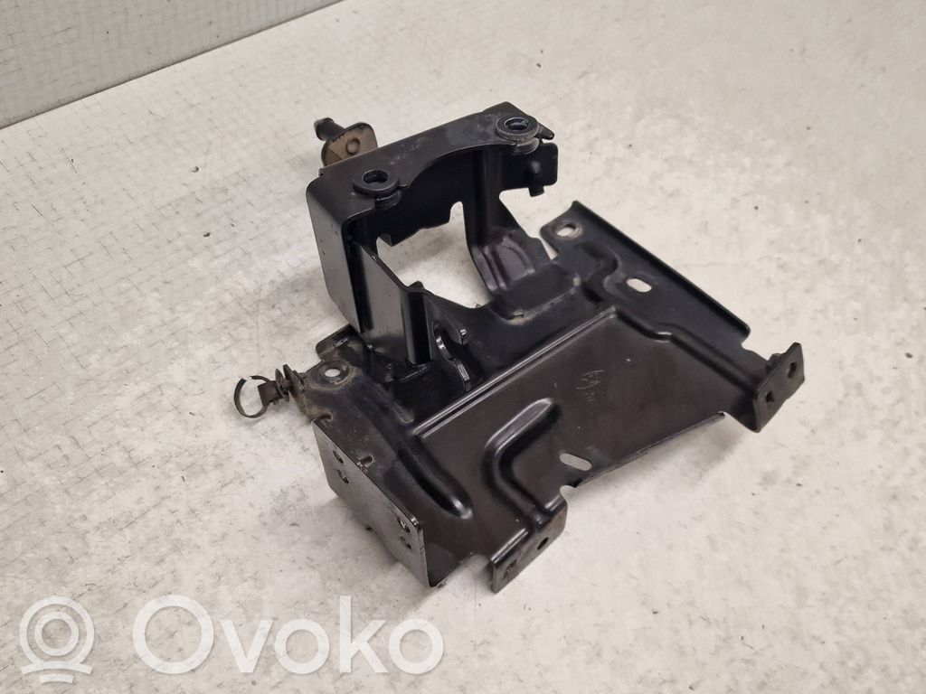 ABS-pumpun kiinnike   BK21V020C74AB