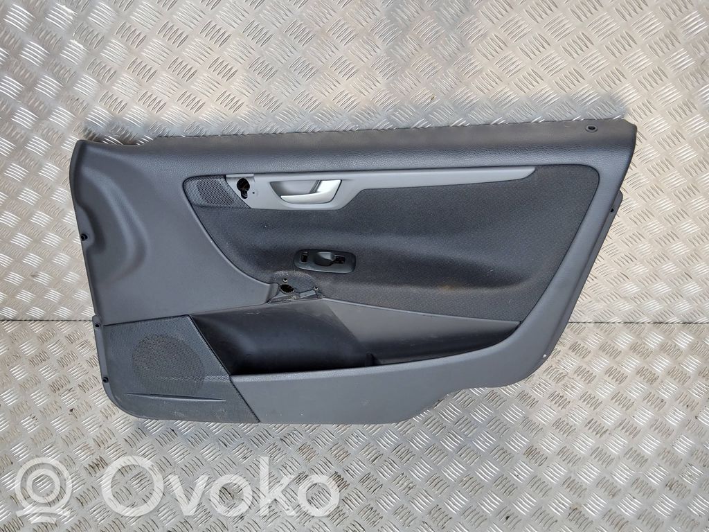 Volvo V70 Etuoven verhoilu 