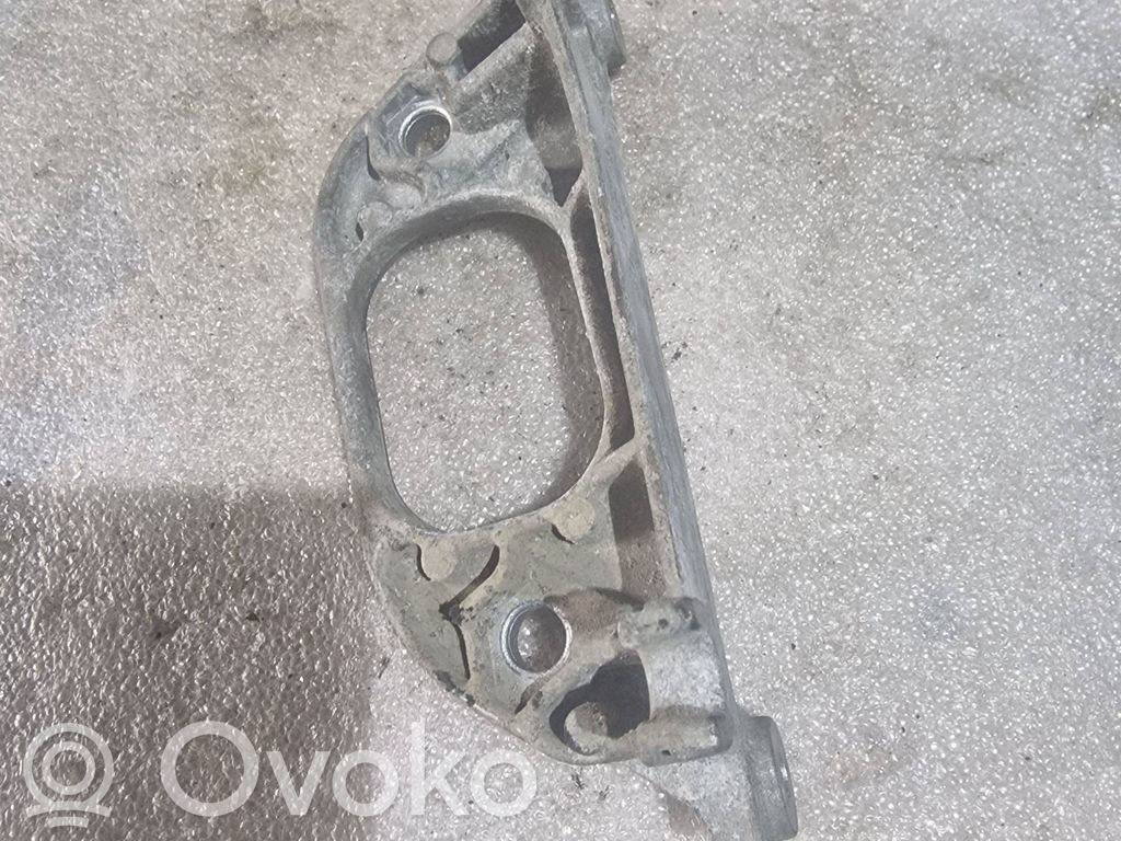 Renault Megane II Gearbox mounting bracket 