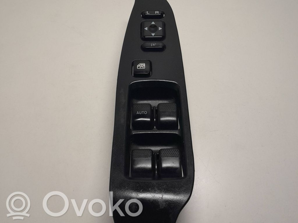Subaru Legacy Electric window control switch 