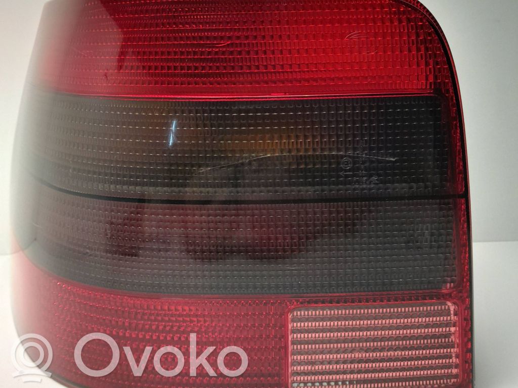 Lampa tylna   1J6945111S,2602993845,1J6945095J,1J6945095S,1J6945111J