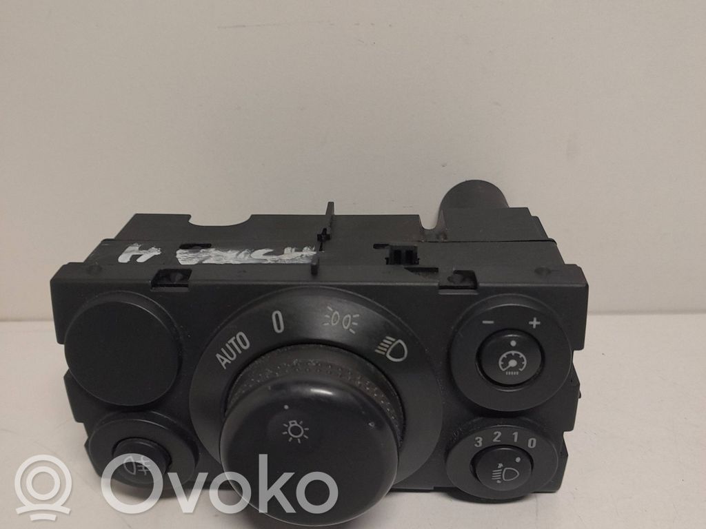 Opel Astra H Light switch 