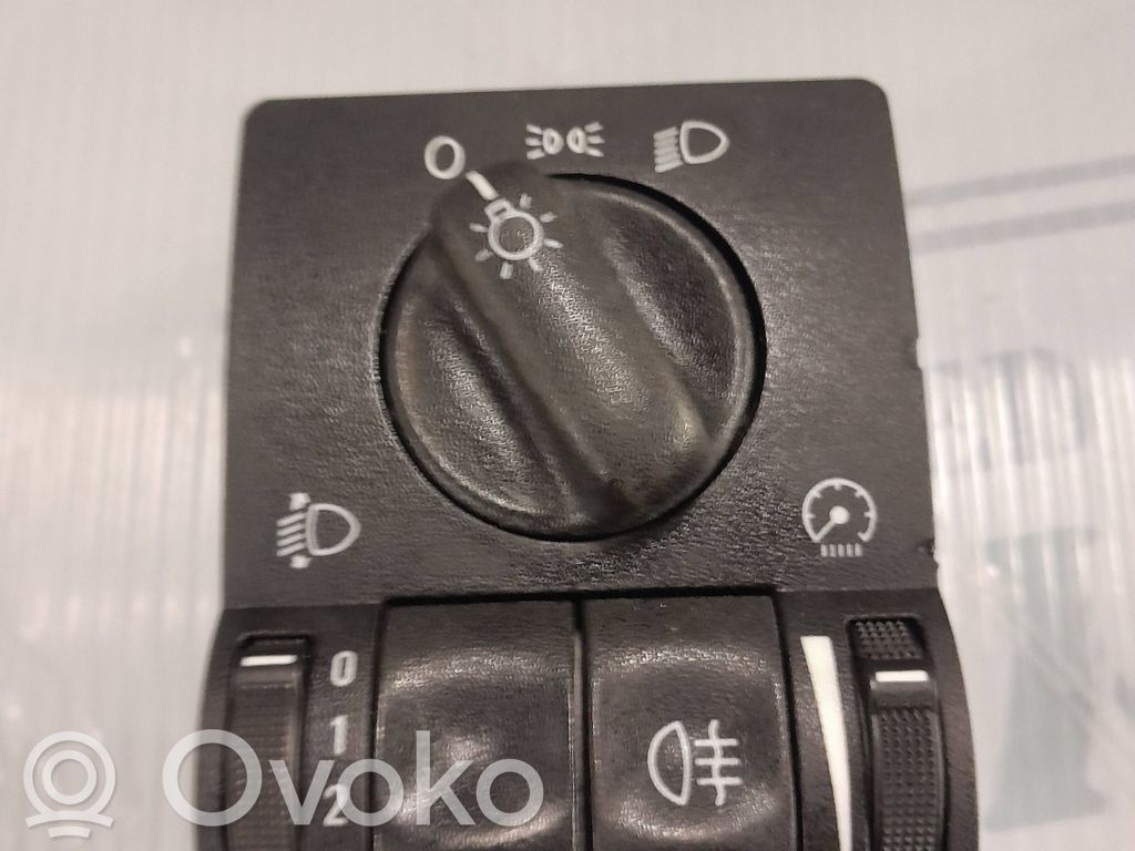 Opel Astra G Light switch 