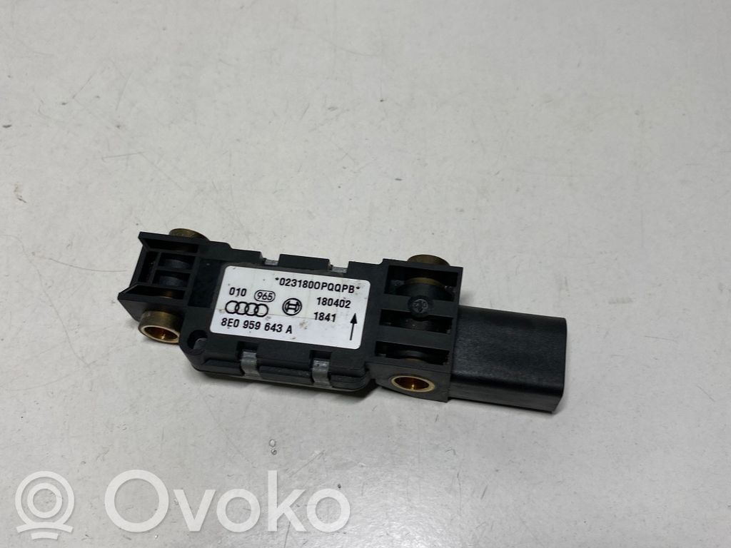 Audi A4 S4 B6 8E 8H Czujnik uderzenia Airbag 