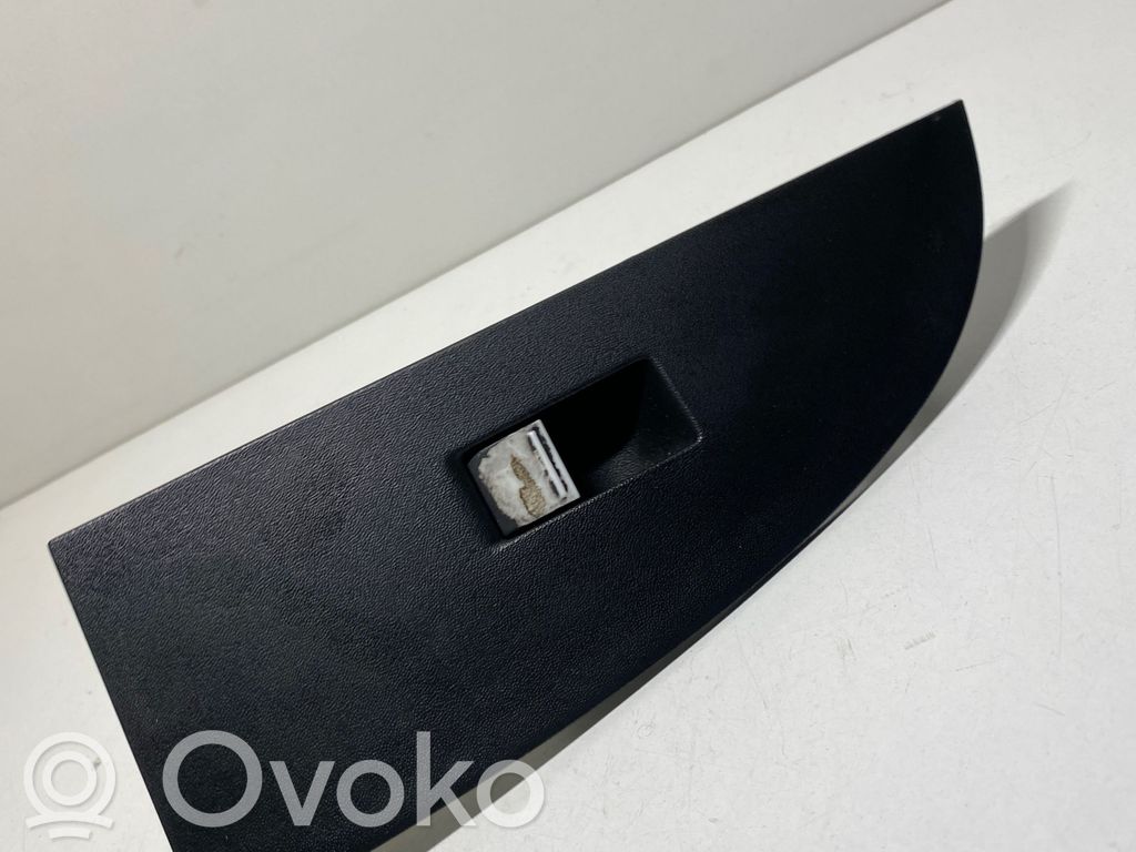 Seat Leon (1P) Front door window switch trim 