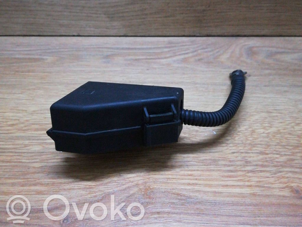 Opel Zafira A Plusa vads (akumulatora) 