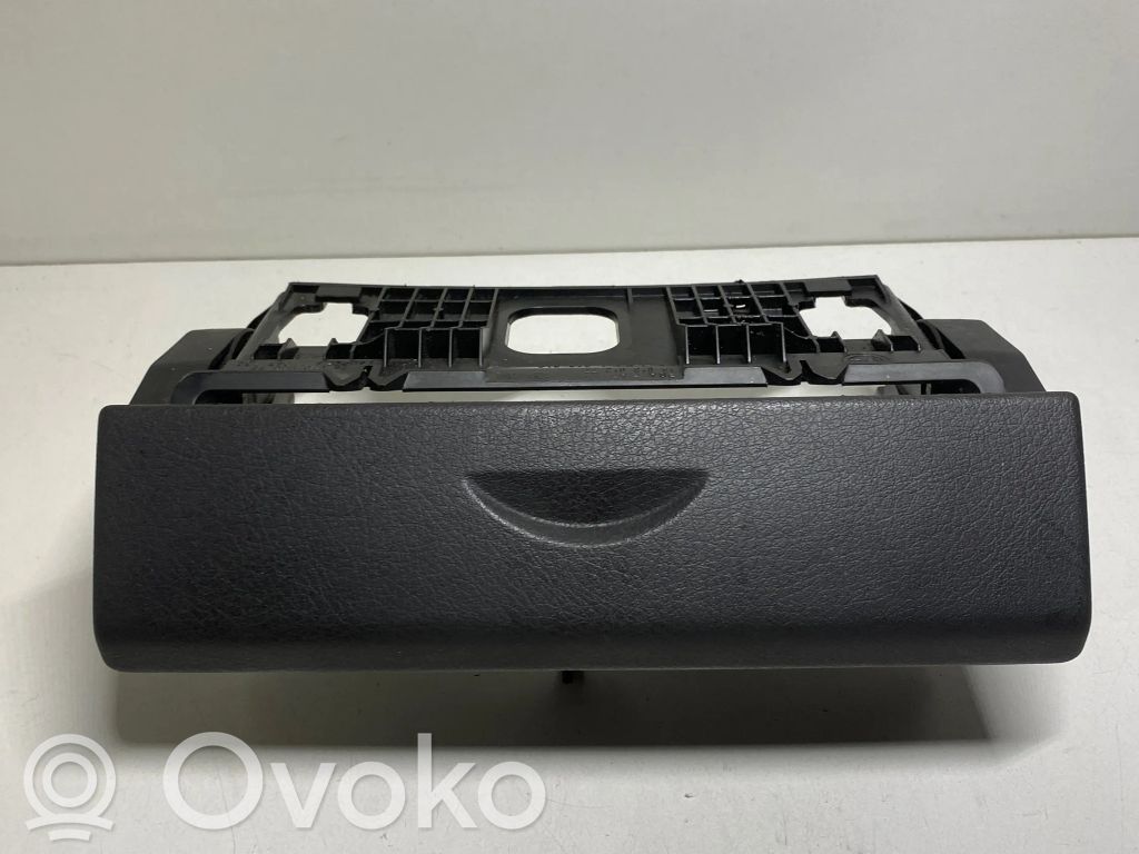 Peugeot 807 Verkleidung Radio / Navigation 