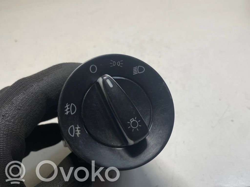 Light switch   1C0941531A,04052031