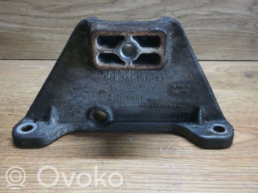BMW 5 E60 E61 Pārnesumkārbas stiprinājuma kronšteins 