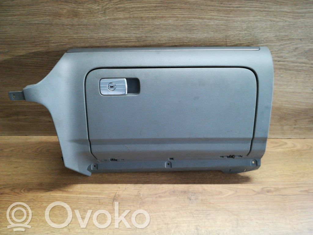 Volkswagen Jetta V Juego guantera 