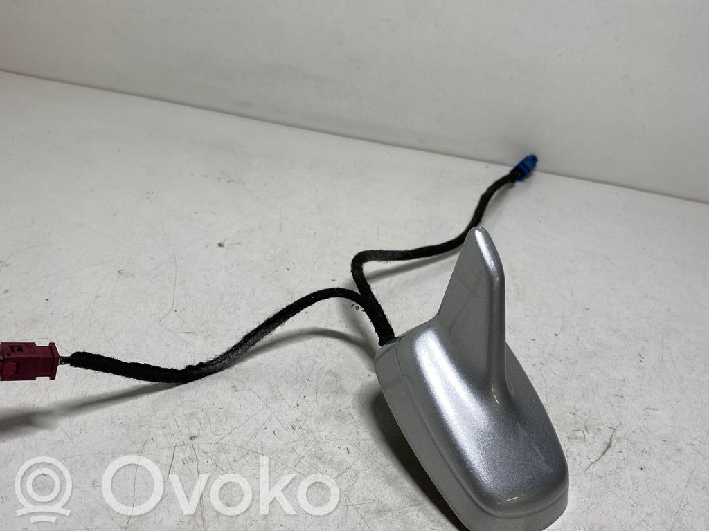 GPS-pystyantenni   4F9035503F