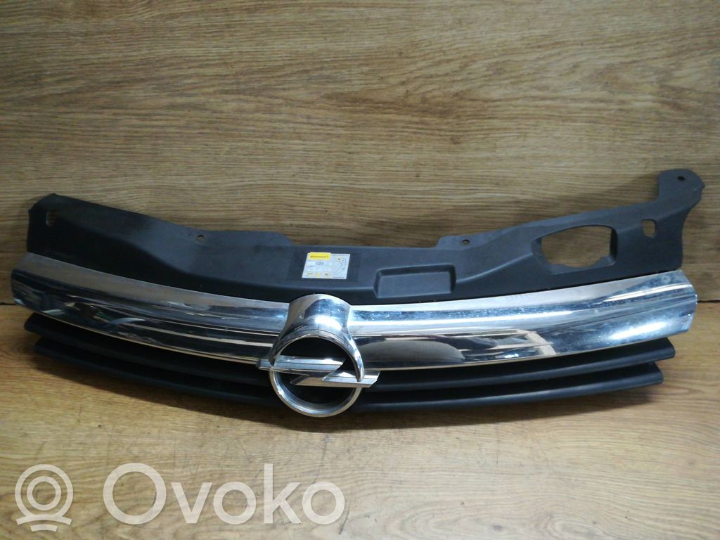 Opel Astra H Front grill 