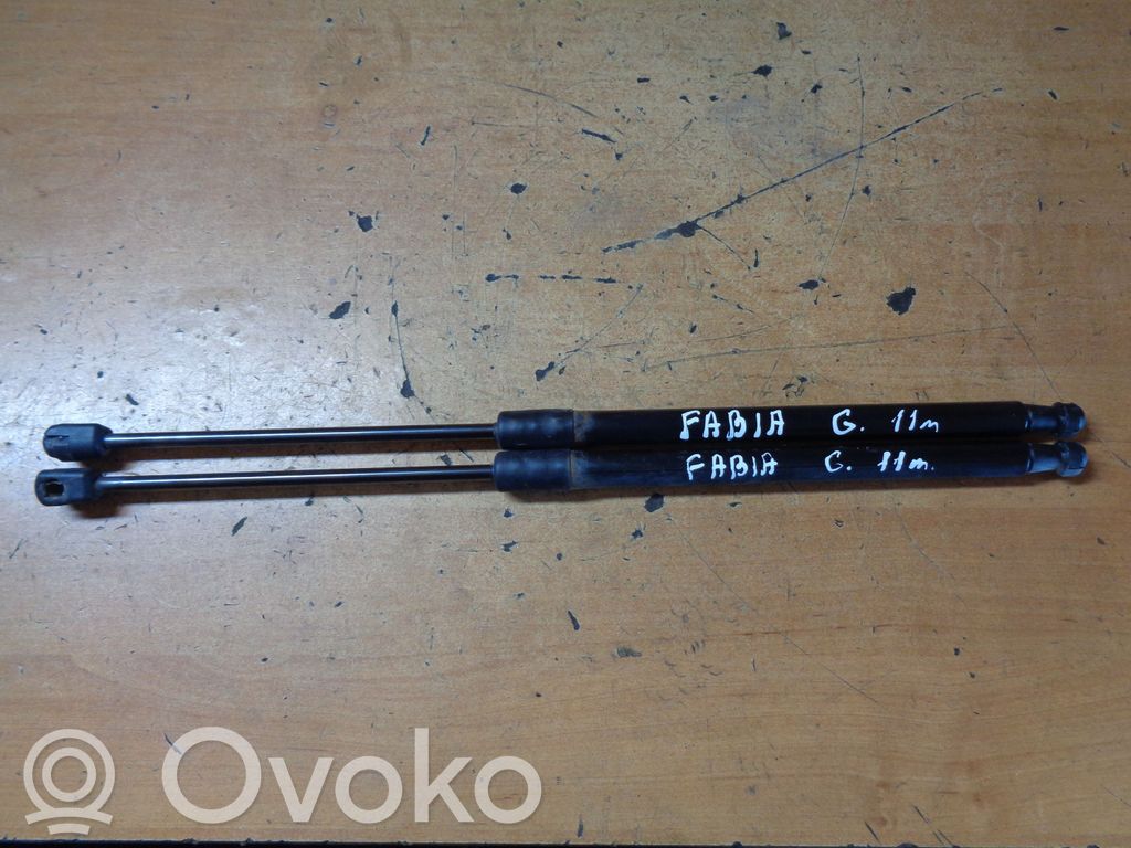 Skoda Fabia Mk2 (5J) Amortyzator klapy tylnej bagażnika 