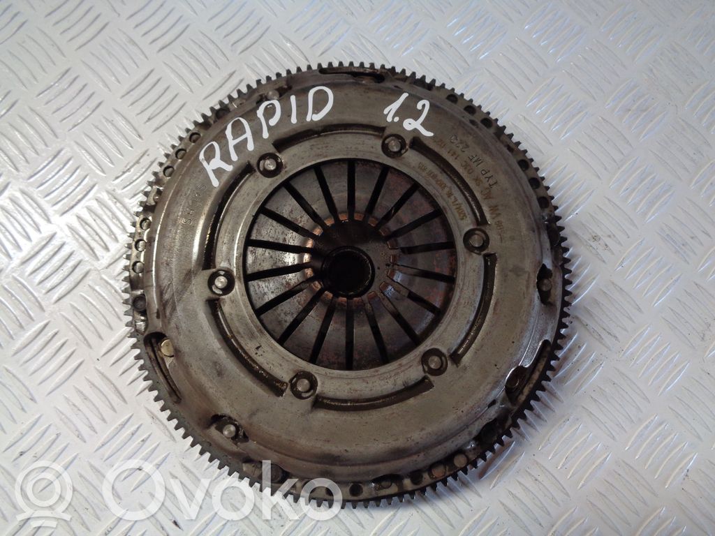Skoda Rapid (NH) Juego de embrague 