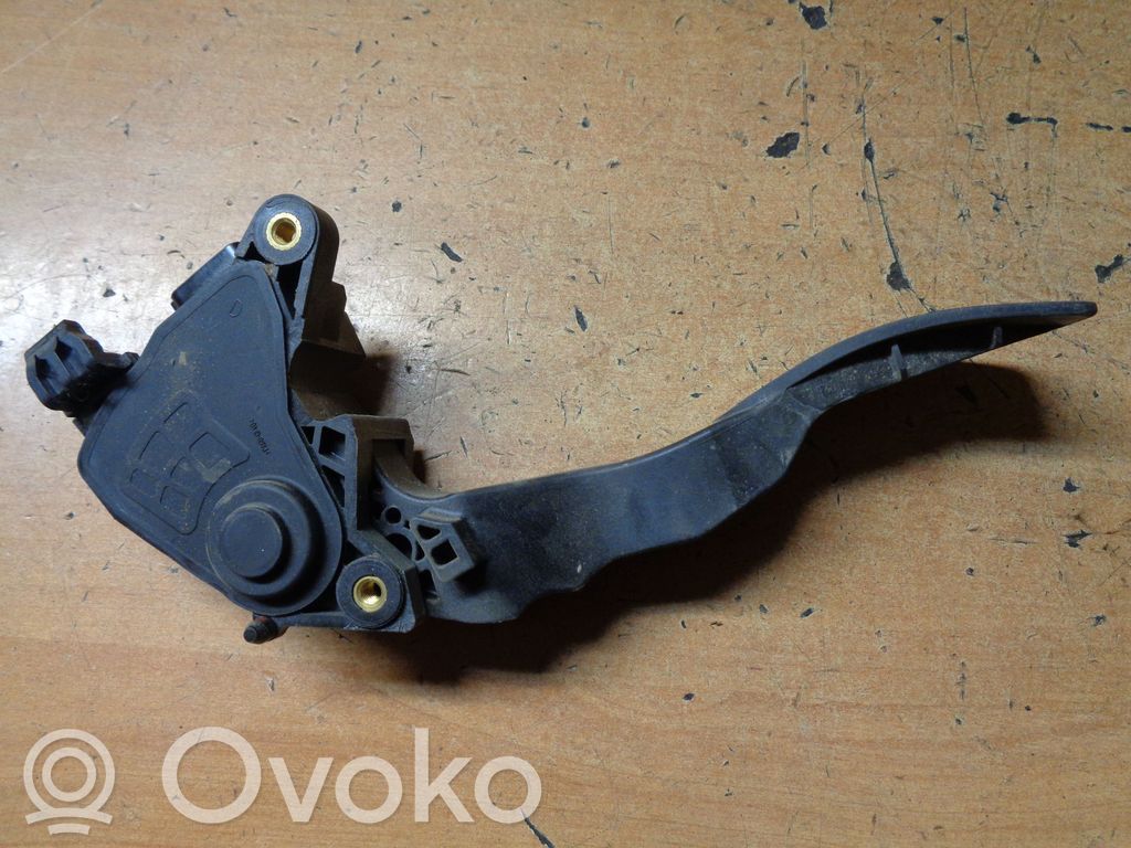 Nissan Note (E12) Pedał gazu / przyspieszenia 