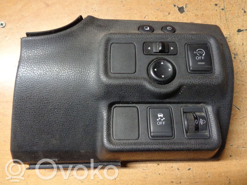 Nissan Note (E12) Otros interruptores/perillas/selectores 