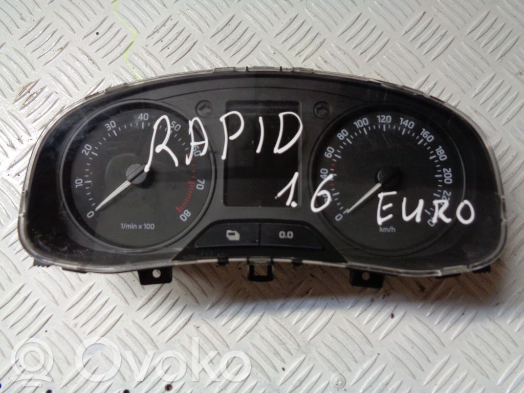 Skoda Rapid (NH) Licznik / Prędkościomierz 