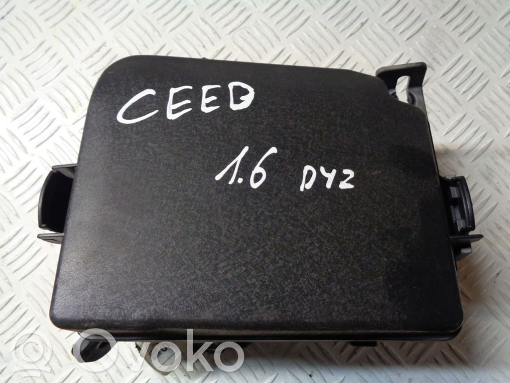KIA Ceed Sicherungskasten komplett 